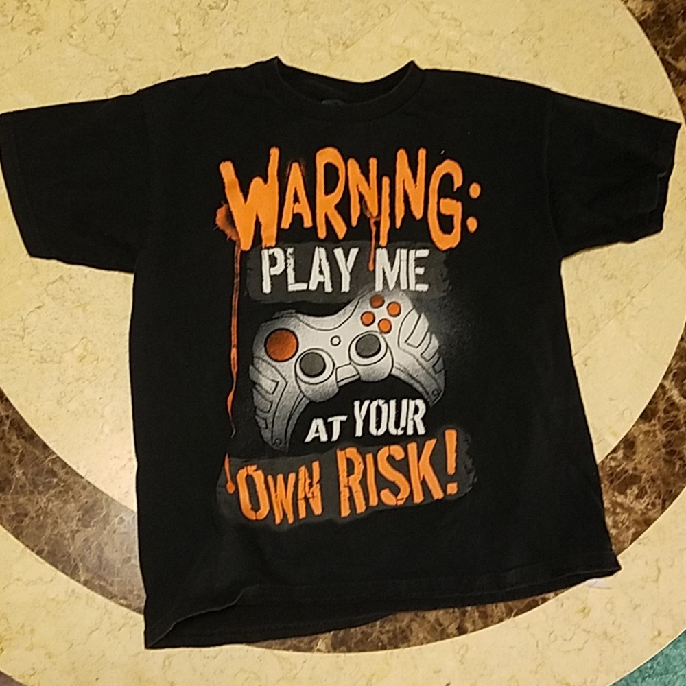 Short sleeve black shirt